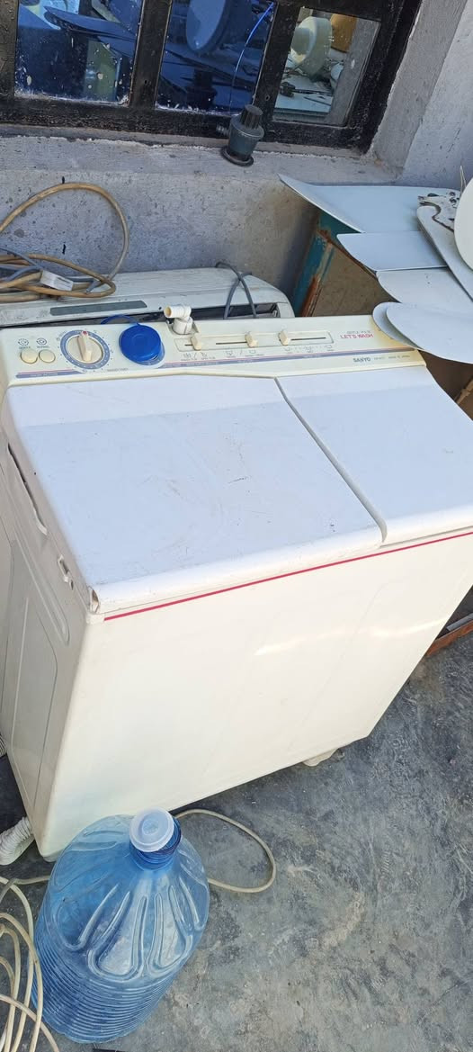 غراض للبيع سعر المروحه الياباني 25 سعر الطباخ 60الغساله خاص 078128108


**إذا كنت صاحب هذا الإعلان وتريد حذفه لأي سبب، رجاءا أرسل رسالة إلى الدعم الفني**