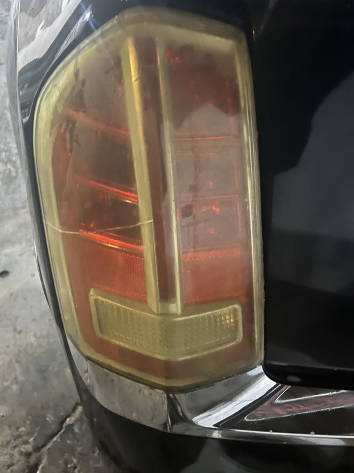 السلام عليكم بك لايتات للبيع زوج 2014 اوبما شغلات ادزالرباعية لدالسكن اصلي بيهن فذوو قليل كلش ما مبين السعر 100 وبيهن مجال البصرة *********** اتصال وات ساب عادي
