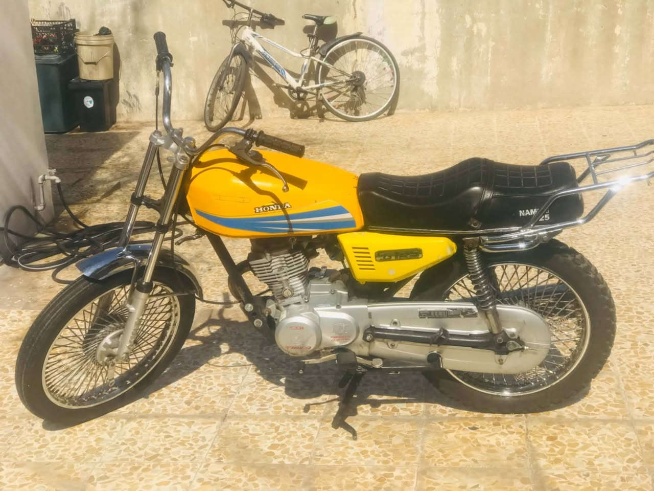 دراجه تايجر للبيع السعر 270 وبمجال شيء قليل مكاني موصل جنب الايمن والخاص مفتوح


**إذا كنت صاحب هذا الإعلان وتريد حذفه لأي سبب، رجاءا أرسل رسالة إلى الدعم الفني**