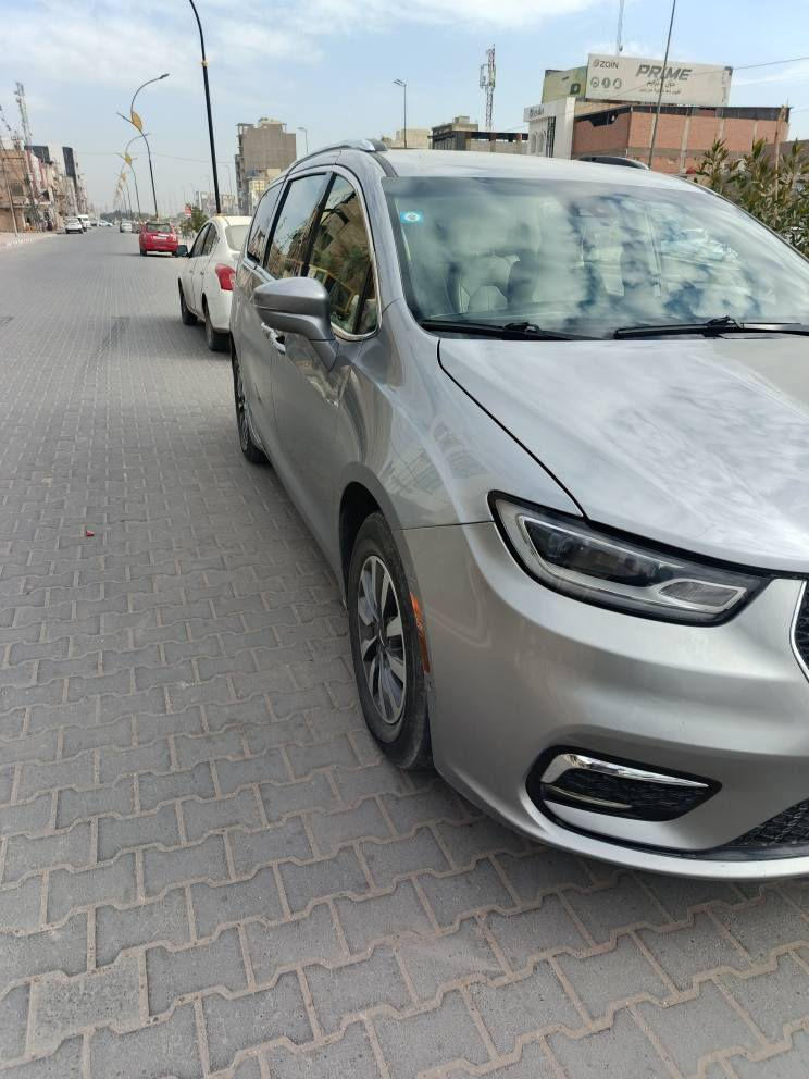 سياره جاهزه من كل شي گير محرك تخم تاير السياره فول مواصفات داخل أوف وايت كراسي كهرباء كاميرات ٣٦٠ تبريد مركزي  ثلاث قطع كراسي VIP لد نهاري لايتات لد أصل أبواب وجنطه كهرباء بصمات أبواب وجنطه  رادارات فول محيطية و مستشعرات اجتياز رقم بغداد تحول مباشر السونار مرفق وبدون دواخل للتواصل. ***********مكان السياره النجف الأشرف النجف, العراق
