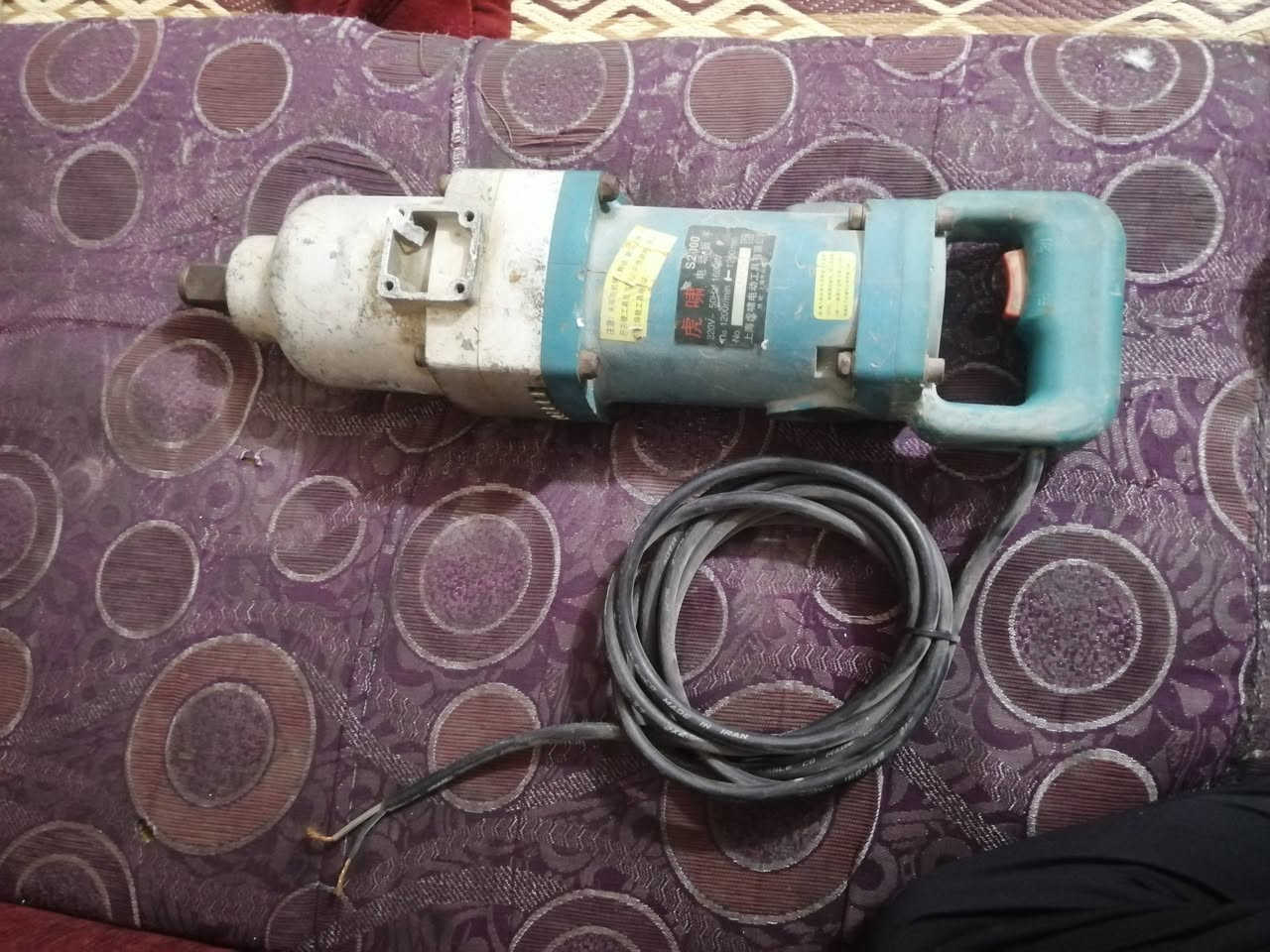 السلام عليكم
للبيع كور نقص الستان مالته شغال على الفحص
مع دريل لقمه حجم انج مال معدات ثقيلة
سعر القطعه 150 الف
العنوان بغداد للاتصال ***********
