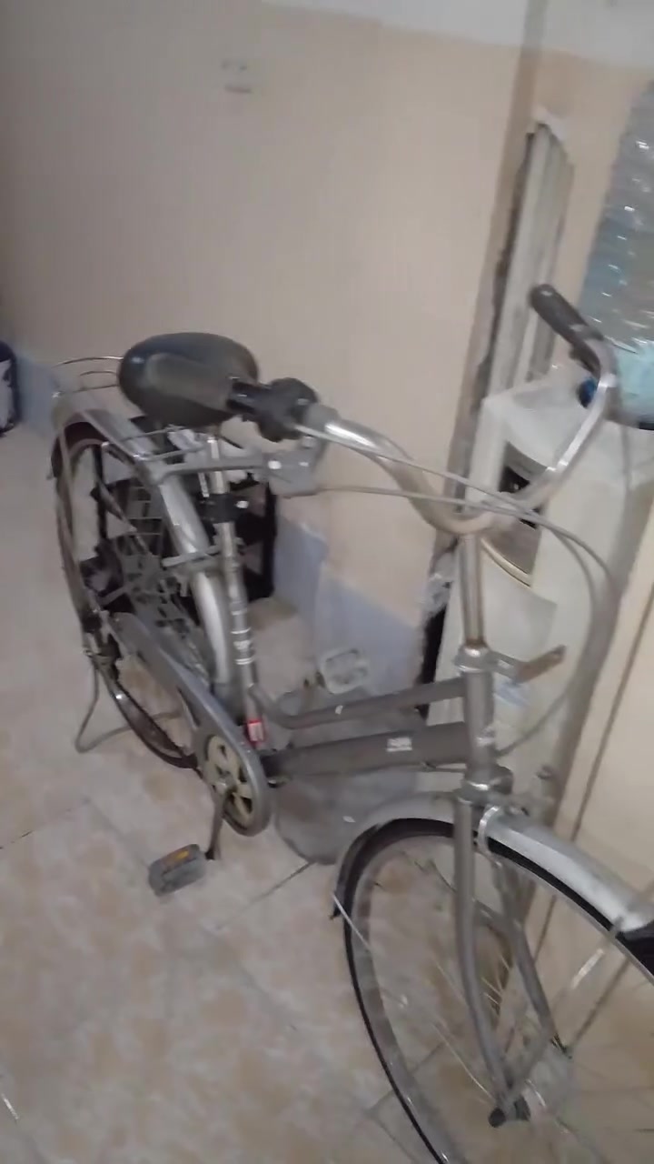 سلام عليكم عندي بايسكل للبيع يابني جديد والله العظيم حجم كبير 27 بايسكل كامله مكاني اربيل قلعه *********** رقمي  الاستفسار خاص
