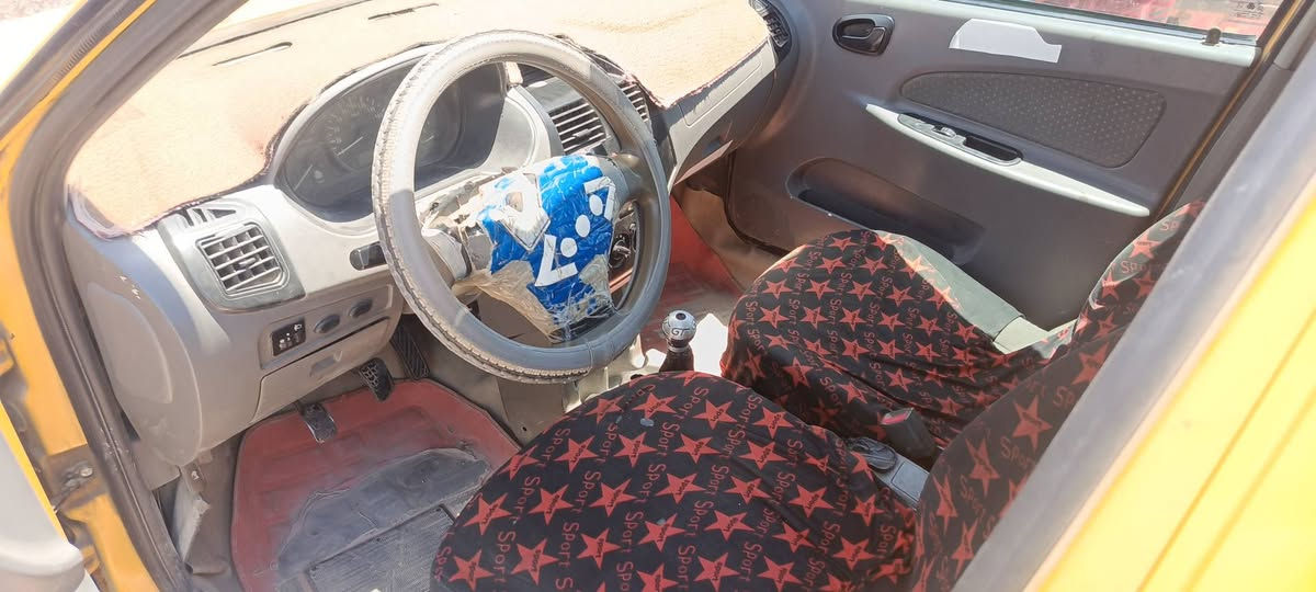 بسم الله الرحمن الرحيم
سلام عليكم ورحمه الله وبركاته 
سياره طيبه رقم المانيا مكان البصره شط العرب السعر 25 ورقه تبريد شغال 
📲***********
