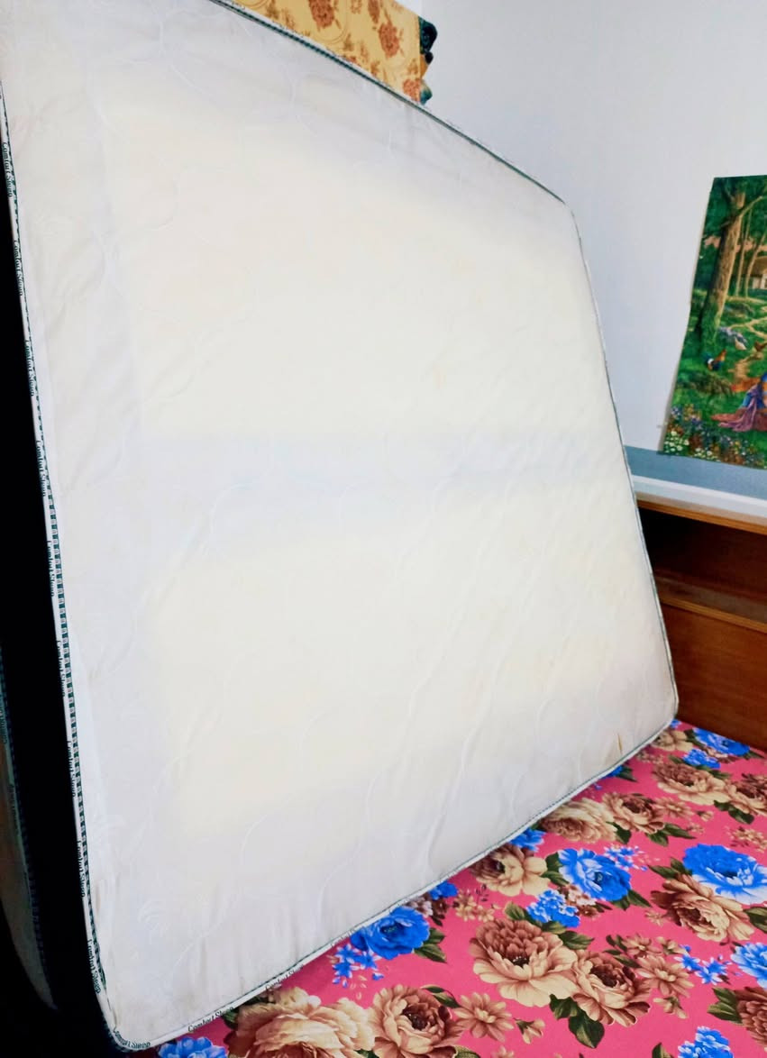 دوشگ نفرين نضيف للبيع .
السعر 50 المكان البراكية شارع المعمل .
لتواصل واتساب ***********
