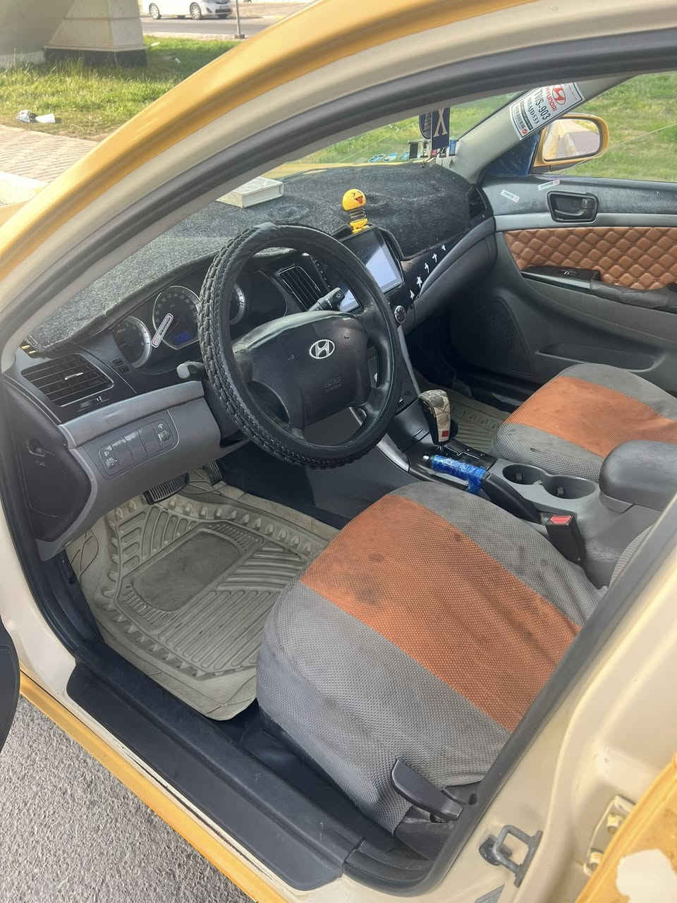 يالله سلام عليكم من رخصت مدير لكروب سوناته ٢٠٠٩خليجي رقم صلاح الدين بسمي رقم جديد محرك وكير قبل ١٠ايام شديتهن ١٨ورقه 2400محرك تخم تاير سياره تبريد تتفى يرادله صبغ بيه خويسات بل هلال مال جاملغ الخلفي سياره حلوه وناعمه ونشطه سعر ٨٨مكاني رمادي رقم ***********
