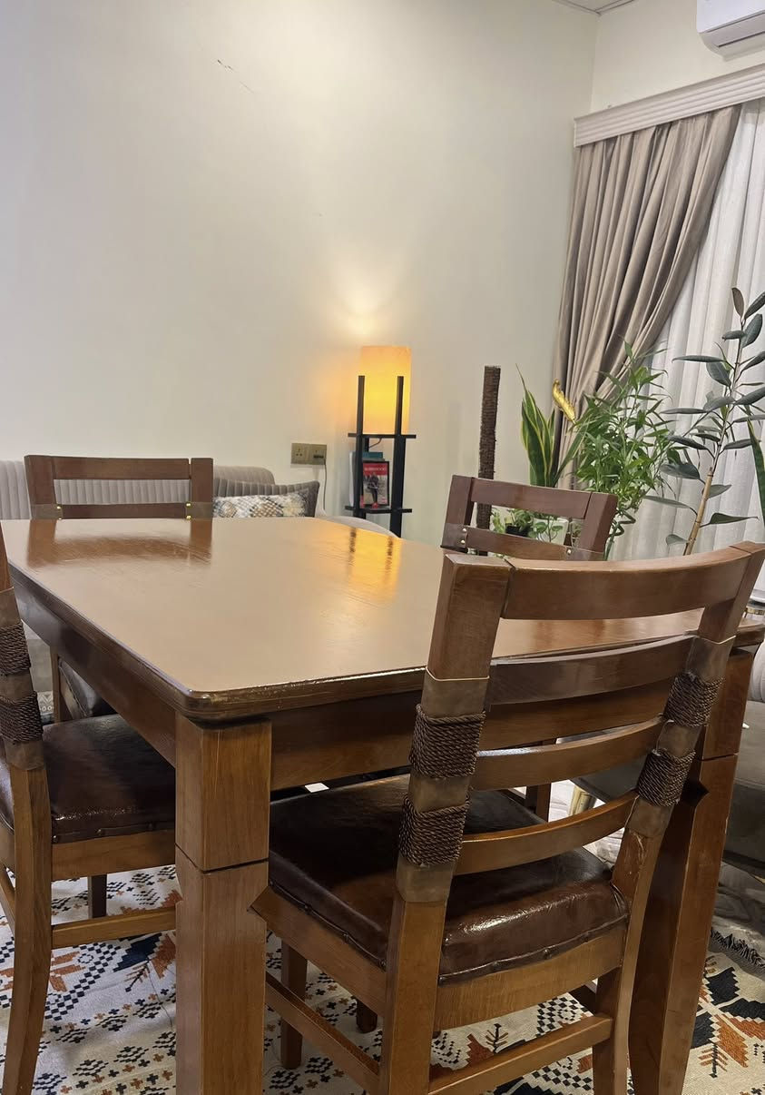 ميز طعام خشب زان يحتوي على اربع كراسي


**إذا كنت صاحب هذا الإعلان وتريد حذفه لأي سبب، رجاءا أرسل رسالة إلى الدعم الفني**