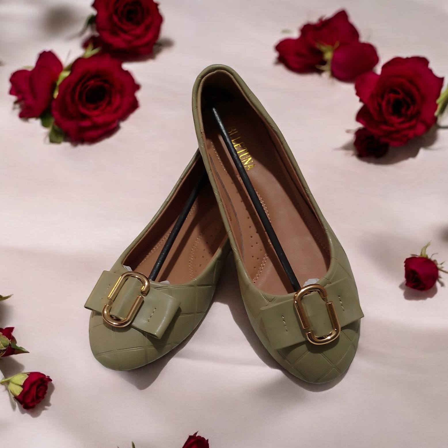 حذاء نسائي فلات أنيق ومريح 👠🌸
• تصميم عصري يناسب كل الإطلالات
• خامة ناعمة ومريحة للمشي الطويل
• ألوان متنوعة تناسب جميع الأذواق
• خفيف وعملي للدوام والطلعات
• قياسات متوفرة
💖 مريح + أنيق بنفس الوقت
🚚 توصيل سريع لكل المحافظات
📩 للحجز راسلينا خاص قبل نفاذ الكمية


**إذا كنت صاحب هذا الإعلان وتريد حذفه لأي سبب، رجاءا أرسل رسالة إلى الدعم الفني**