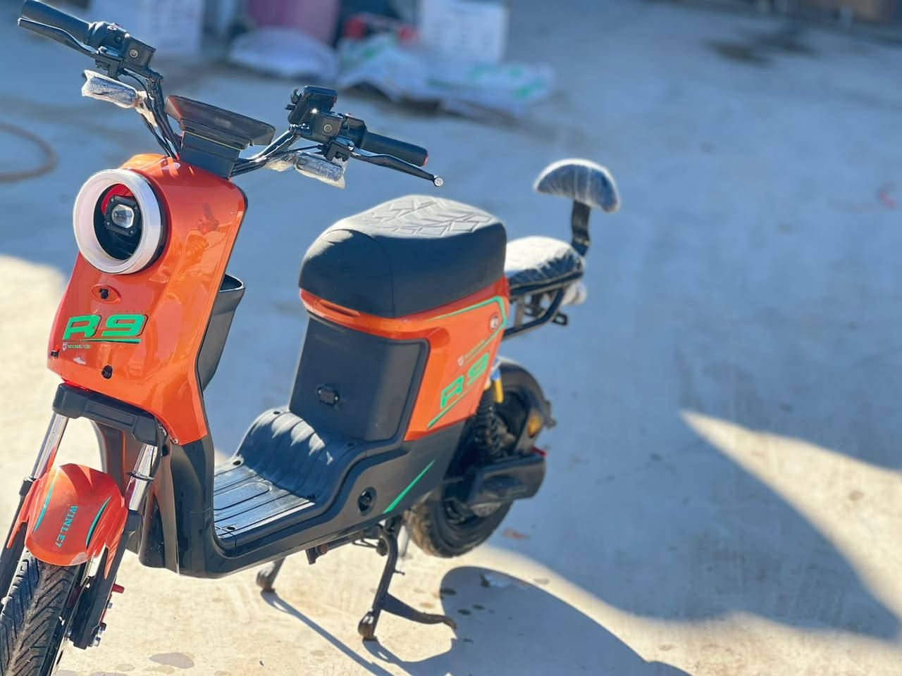 دراجة شحن
R9
نضيفة 🔥
5بطاريات🔥🔥
بلاتوث 
بصمة +سويج 
السعر خاص 🌚
مكان بغداد ببشام 
الستفسار
***********
