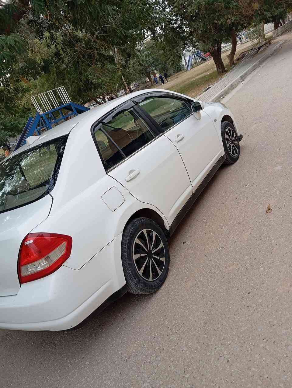 نيسان تيدا خليجي موديل 7  محرك 1600
حداديه جديده كير محرك مكفول 
تبريد ثلج 
رقم بصره مشروع وطني 
مكاني كربلاء  
ضربته  جاملغ خلفي السائق فقط هلال جاملغ صبغ
سعره ب75  
بيه  شادله منضومت غاز تكدر تبيعه  مو ضروري لأن قتصاديه اصلا 
شاشه اندرويد 
زنون 
كامره 
جام كهربائي 
***********
