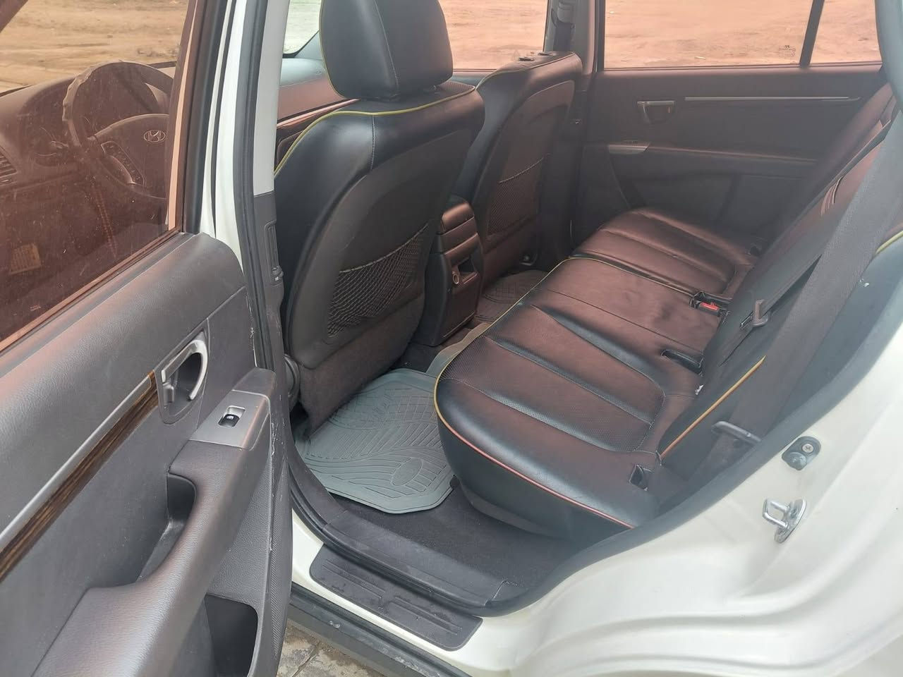 السلام عليكم سنتافي (دوات) 2012 كاز مكصوصه جنطه  فقط  سعر 50 وبيه مجال مكاني البصره قضاء المدينه الاتصال ***********
