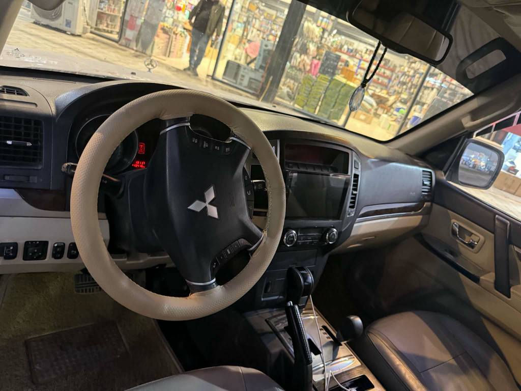 السلام عليكم باجيرو ٢٠١٥ للبيع السياره جديده وحلوه ماشيه ١٢٢ بيه صبغ جاملغ وربع البنيد بدون داخل ابد نهائي رقم بغداد باسمي تحويل ثاني يوم بيه منظومه مال غاز السعر ١٥٨ وبيه مجال حك الجيه للاستفسار اكثر *********** مكاني بابل حلة, بابل
