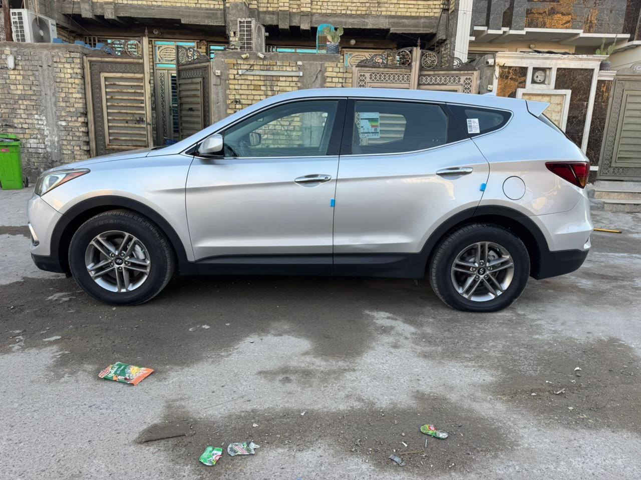 سنتافي للبيع موديل 2017 وارد امريكي حادثها شخط بين البابين صدر والخلفي بيها صبغ بجيهه الصدر والباقي مكفول دواخلها مكفوله مكيه وكير وصدر امامي وخلفي جديد تخم تاير جديد سنويه 2030 تبريد تتفئه رقم بغداد الدولي الجديد السياره جاهزه وجديده السعر 134  الاستفسار على الرقم *********** عنوان بغداد البلديات
