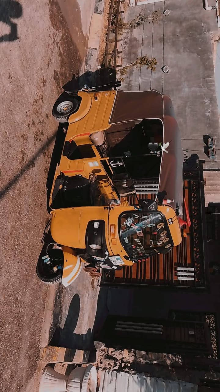 سلام وعليكم تكتك موديل 18/12/26 تكتك كدامكم حلوه وخير من الله متعوب عليه بدون ضربه بس مصبوغة جماليه مرقمه رقم نكليزي تحويل ثاني يوم مكينه وكير وكسن مكفولات سعر 6 ملاين وبيه مجال مكان بغداد زعفرانيه ***********
