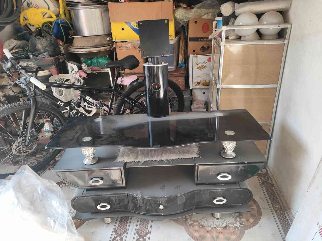 السلام عليكم ميز تلفزيون زجاجي نظيف حيل مابي جلخ السعر 40 وبي مجال مكاني حي فلسطين تواصل ***********
