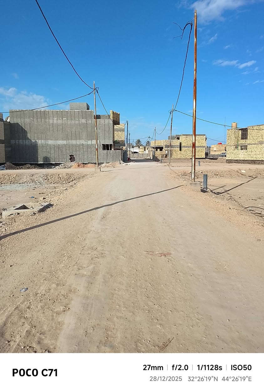 السلام عليكم قطعه ارض للبيع مساحة 200 متر 
الواجهة 7متر والطول 28متر  عنوان / حلة منطقه الجنابيين في النموذجية  للاستفسار الاتصال على  الرقم 

***********
