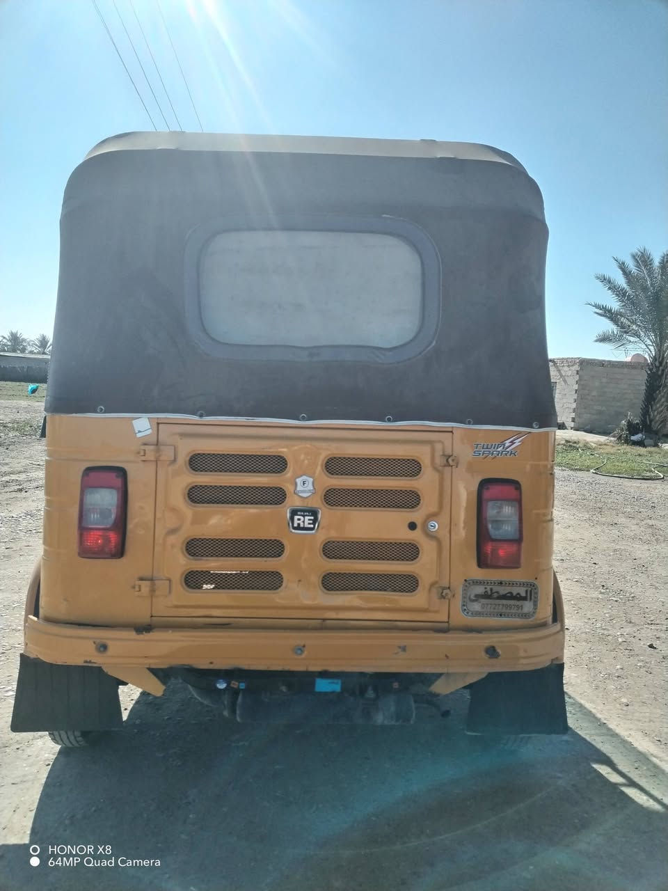 سلام عليكم تكتك للبيع 19 شهر 12 رقم وسنويه مكفوله من صبغ وضربه وتعمير محرك تجفيت جديد بوشه وبستم مكفول من تبخير وتنقيص مكان بغداد 
الهاتف/***********
