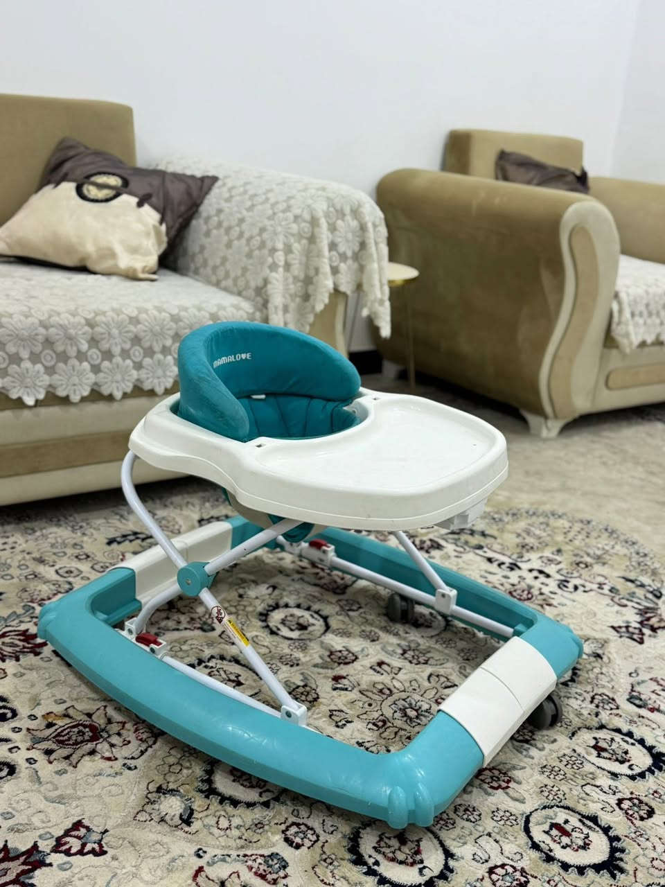 حجله اطفال
كرسي اطفال
سعر الكرسي ٣٥ وبي مجال 
سعر الحجله ٣٥ وبي مجال
نظافه مبينه بالصور وتوصيل داخل البصره موجود
***********
