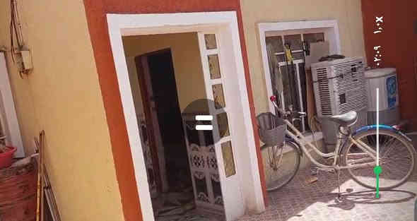 دار للبيع ١٥٠ متر ابوغريب حي الشهداء شارع السكلات قرب الخط السريع والسوك والمدارس يحتوي على صالة حولي مطبخ غرفة نوم عدد٢ مع خدمات     السعر ١٣٠ مليــون
للتواصل  ***********
