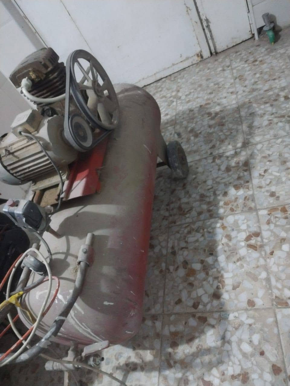 كمبريسر للبيع المكان كربلاء السعر ٢٥٠وبي مجال 
((الاتصال على هاذه رقم اني مكلف بل نشر))
‏‪***********‬‏
