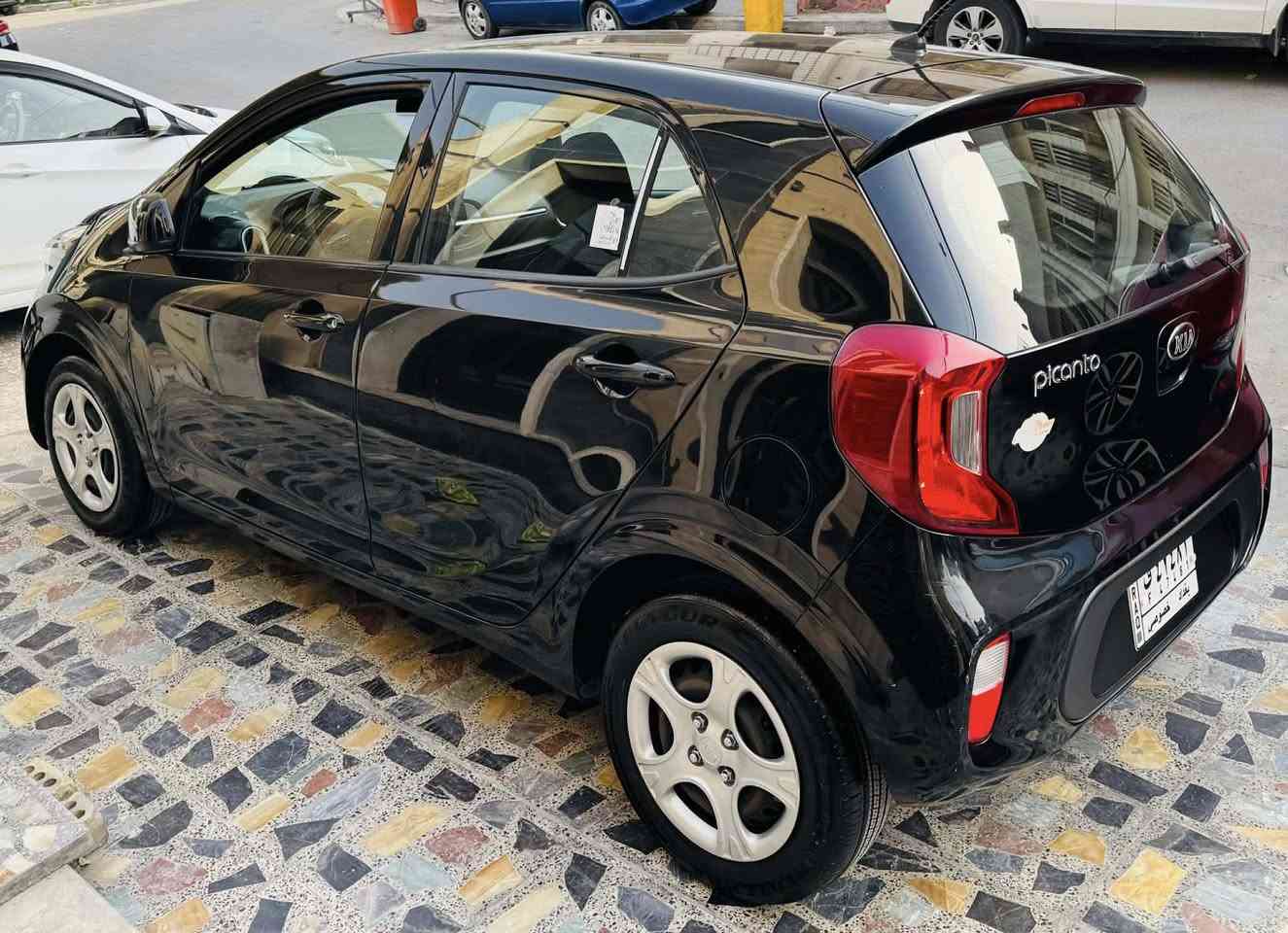 بيكانتو ٢٠٢٠ خليجي رقم بغداد تحويل ثاني يوم سياره جديده بمعنى الكلمه على ايد وحده ماشيه ٣٣ الف حقيقي فقط محرك 
٤ سلندر دوش المرغوب سياره مكفوله من الصبغ والضربه كفاله مواصفاتها 
تحكمات 
شاشه 
كأمره 
لد امامي 
حساس 
ايكو 
اي بي اس 
حاكيه بلوتوث 
محرك ٤ سلندر دوش المرغوب 
تخم تاير جديد 
تبريد ثلاج 
سياره جديده ومابيها اي نقص 
مكان السياره بغداد 
عارضها ب ١١٢ وبيها مجال للشراي 
وهذا رقمي 
***********
