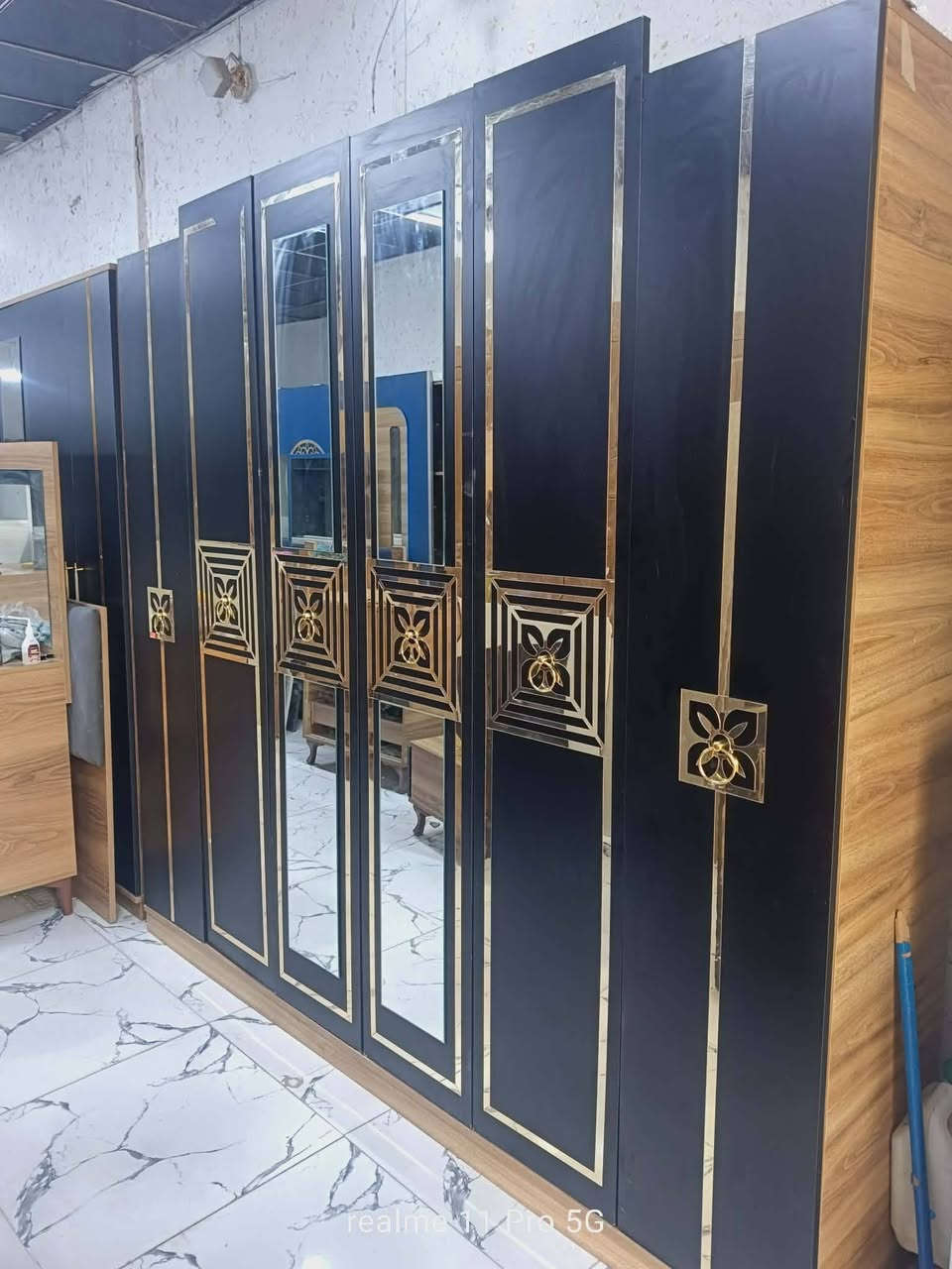 غرفة نوم تركي مستخدم😍💥 
 نضافة95💯
عدد القطع / 5
نضام / ابواب 🦋✨
سعر / 450🤍✨
شد ونقل داخل بغداد مجاني🛻
يوجود توصيل محافضات بكروه للاستفسار والحجز اخذ صوره و دزو واتساب فقط.***********
