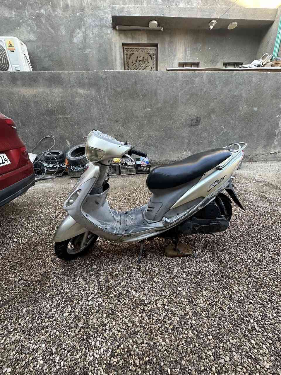 السلام عليكم ماكس منغولي للبيع دراجة كلش نضيفة وكلها بلادية  كابريتة سلف كلا بلاد مكينة بلادية وناعمة مابيها برغي نقص السعر ٦٥٠وبيها مجال مكاني حلة مركز للاستفسار ***********
