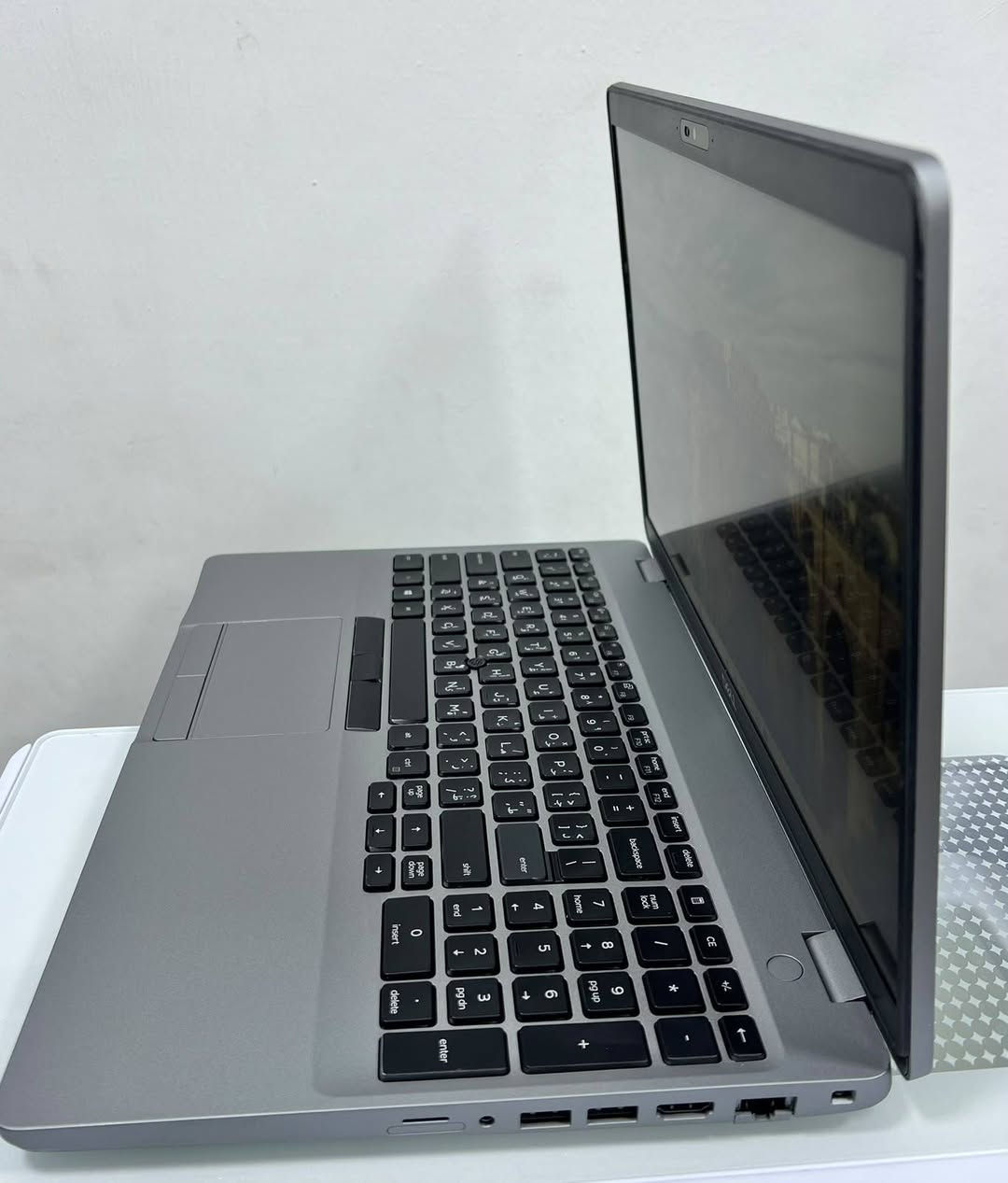 🔥 عرض خاص - لابتوب العملي والدراسة 🔥
DELL Latitude 3550

لابتوب سلم، خفيف، بطارية قوية وينفع للدوام والبرامج المكتبية والمحاسبة والامن السيبراني وغيرها 
السعر ثابت :  335 الف مع التوصيل المجاني 
المواصفات:
المعالج: Intel Core i5 - جيل 10 
الرام: 8GB DDR4 قابل للزيادة
الهارد: 256GB SSD سريع جداً
الشاشة: 15.6 انج Full HD
الكيبورد: كامل + عربي انكليزي
البطارية: ضمان ساعة فما فوق 

الضمان: 7 ايام فحص واستبدال
الهدايا: حقيبة + الشاحن الأصلي 
📦 توصيل لكل محافظات العراق
. 
للحجز راسل الصفحة او واتساب
*********** واتساب
