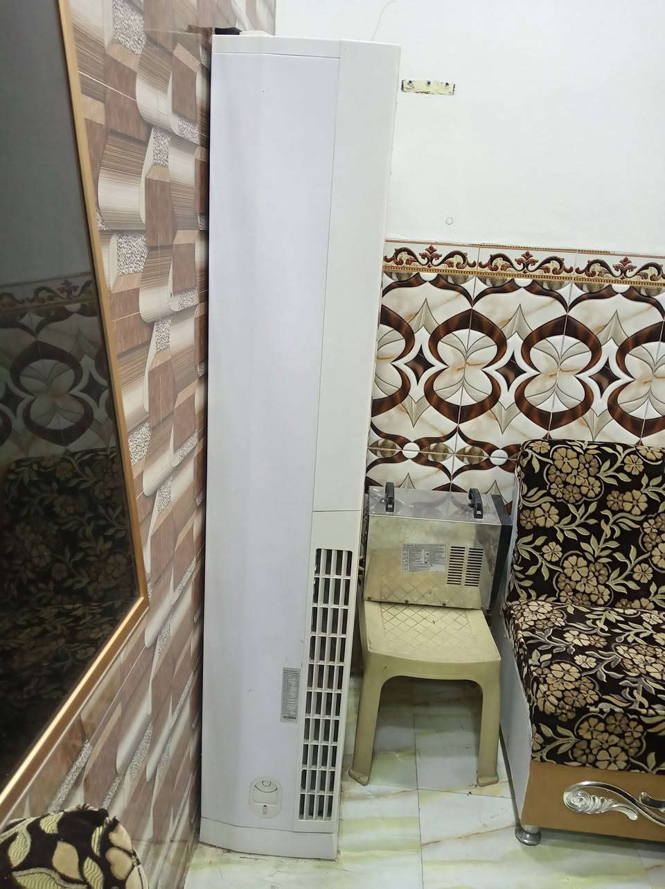 السلام عليكم سبلت نوع جنرال ماكس 3 طن سبلت كلش جديد بمعنى الكلمه سبلت تجي وتشوف بعينك مداخل تصليح ابد سعره مليون وبي مجال للطيبين رقمي *********** مكان كوت

