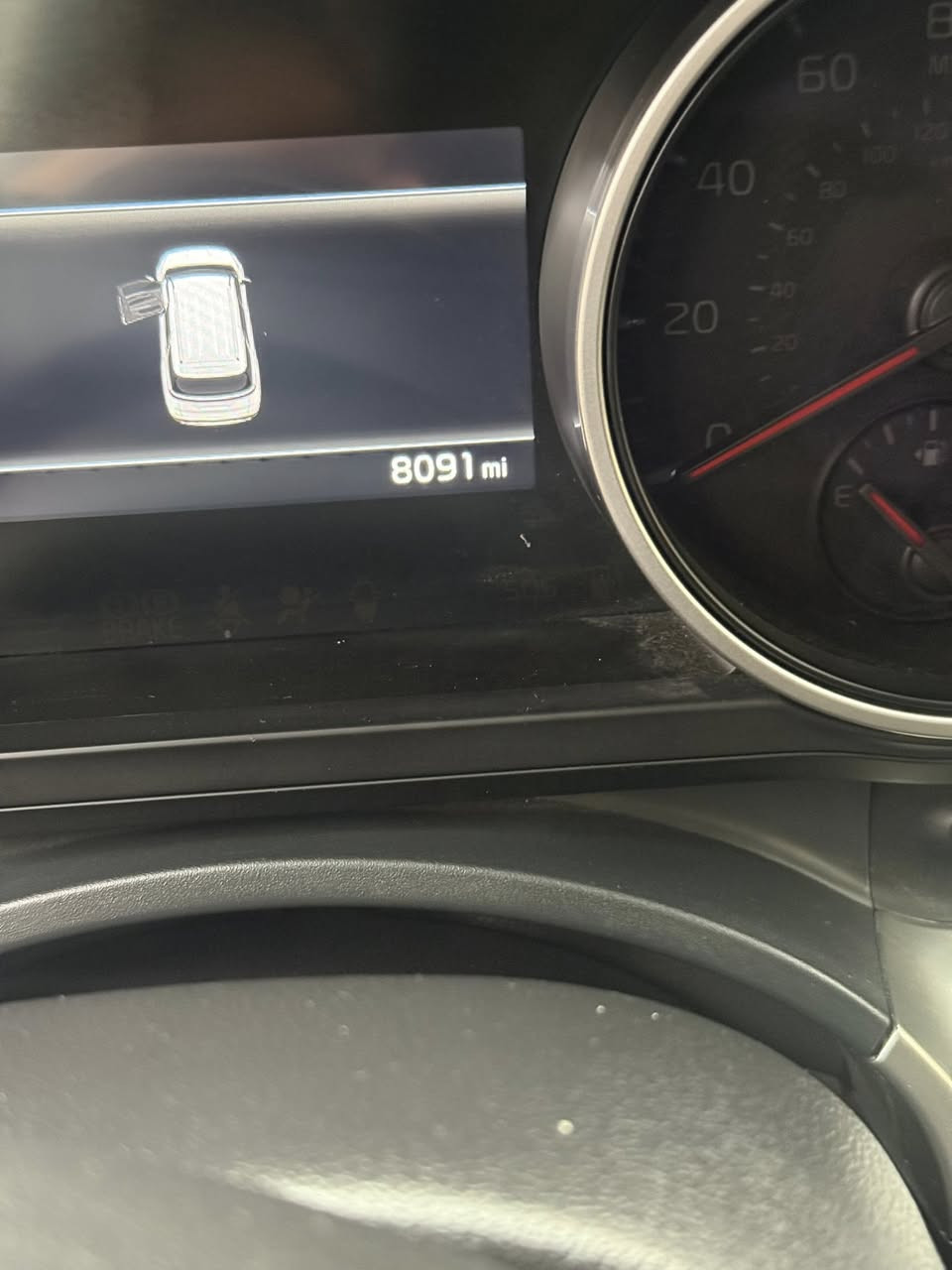 السلام عليكم 
كياء كرنفال 2024 بغداد 
عداد 8000 ميل حادث السيارة خلفي قبق الصندوق مبدل جديد  بجم كبس ليبل واحد بدون ايرباك وصور الحادث متوفرة 
السعر 29الف دولار 
هاتف ***********
