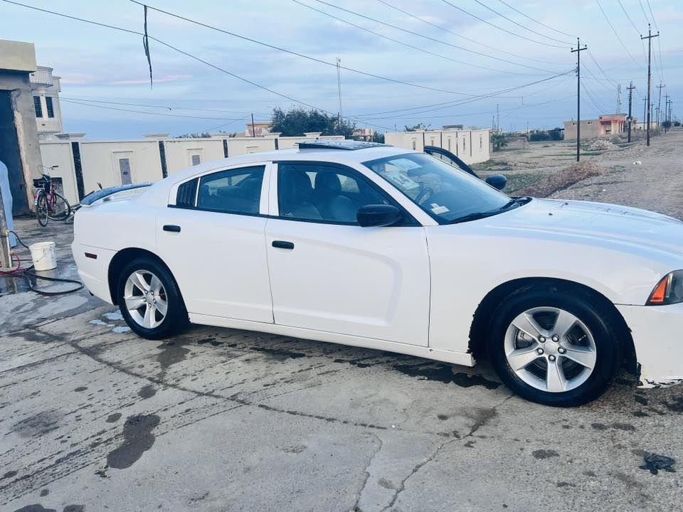 سلام عليكم البيع نوع جارجر موديل ١٤ سياره ادوات  ورقم سنويه كير محرك شرط تدفئه تبريد صدر كلو جديد ترهم مراوس. وترهم مقدمه والباقي وعده  مكان سياره العلم ***********
