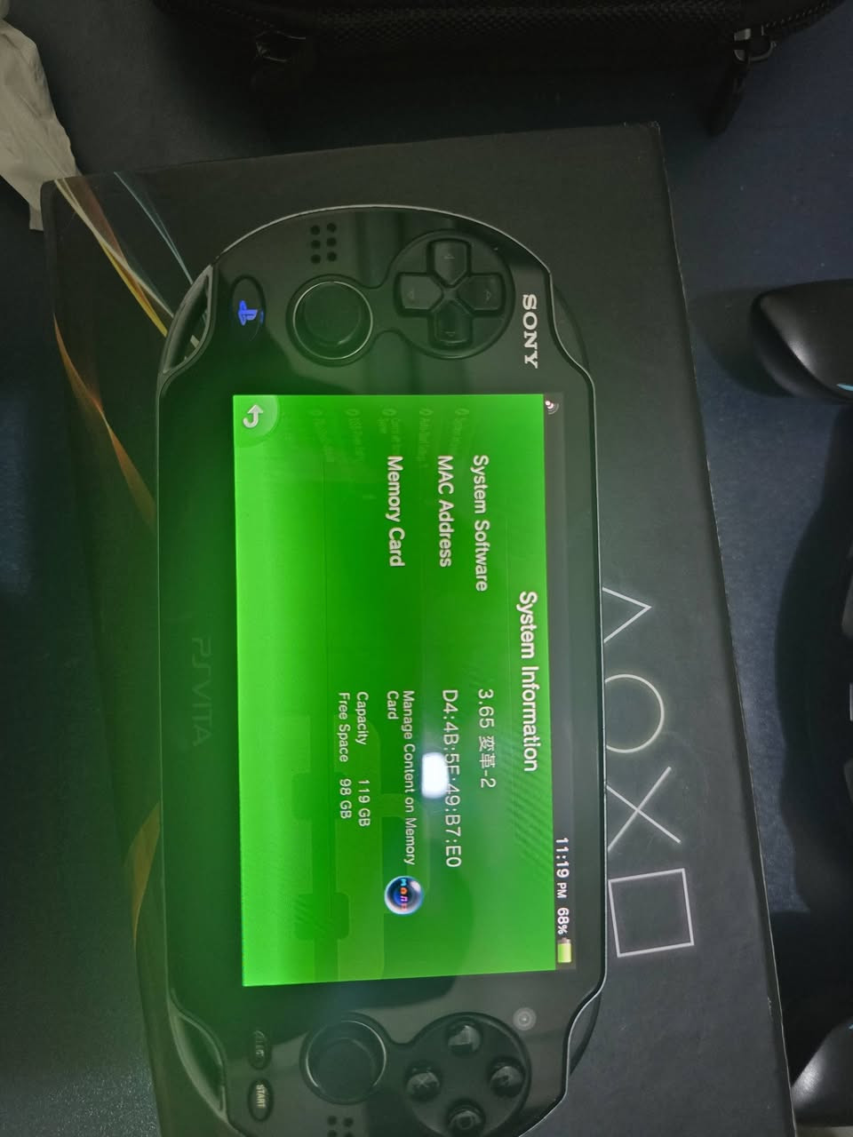 السلام عليكم 
عيدكم مبارك شبابنا 
جهاز ps vita نسخة الoled 
نظافة 95% 
الجهاز يجي بكامل محلقاتة 
ووياه حافظة جديدة ابد ما مستخدمة ووياه كفر ولزمة تجي مثل الكفر تحسن تجربتك باللعب 
الجهاز مهكر وتكدر تنزل عليه العاب الpsp ايضاً، ومنزل عليه ريترو ارتش 
سبب البيع اريد اخذ النيتندو الجديد 
سعرة 275 الف مع الملحقات الاضافية 
للتواصل خاص او ***********
