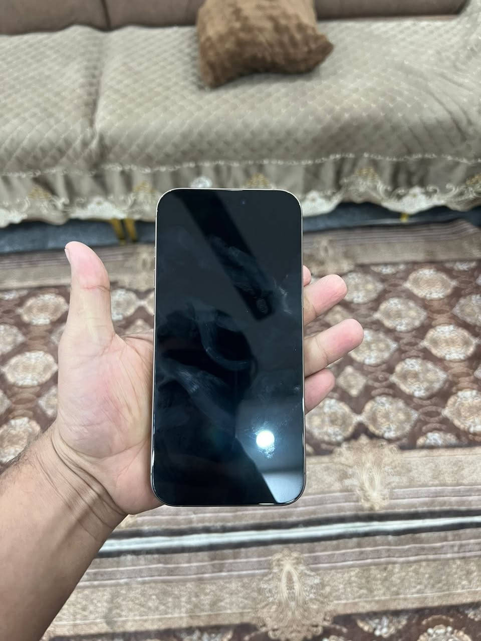 السلام عليكم تليفون ايفون 16 pro Max ضمان شرق اسوط نضافه ١٠٠/١٠٠ البطاريه (٩٩) الجهاز نضافه تامه خالي من اي ضرر تمامآ  للأستفسار الاتصال على الرقم التالي 
 *********** السعر (١٤٠٠) مليون واربع مئه بي مجال كُلش قليل "
سكني بغداد مدينة الصدر
