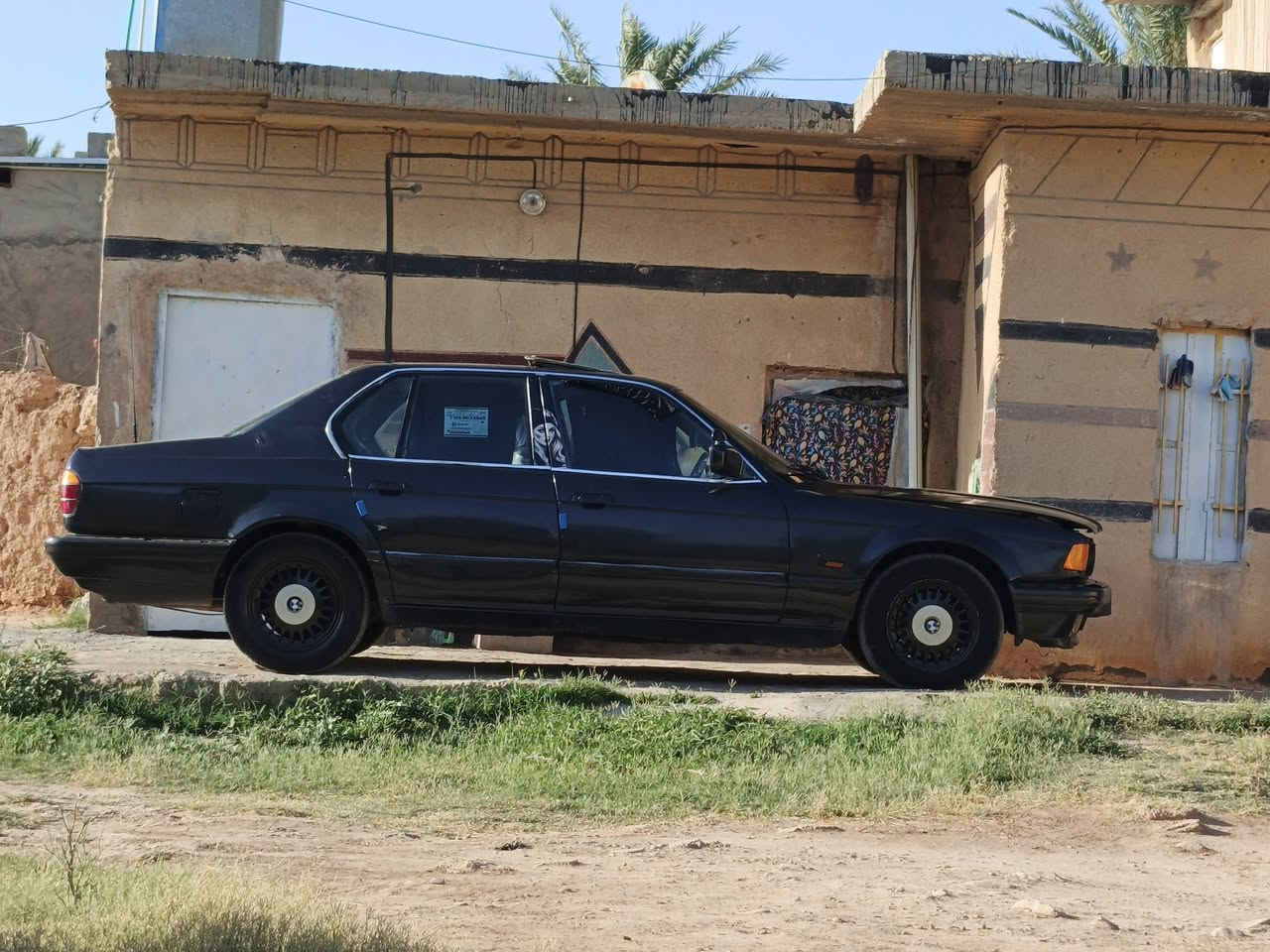 سياره بي ام 735 سياره اصوليه تحويل ثاني يوم غرامه ما عليها ولا الف سنويه 27 تبريد شغال كشرها حلو  السياره نظيفه سعر 29ورقه مكان صلاح الدين يثرب ***********
