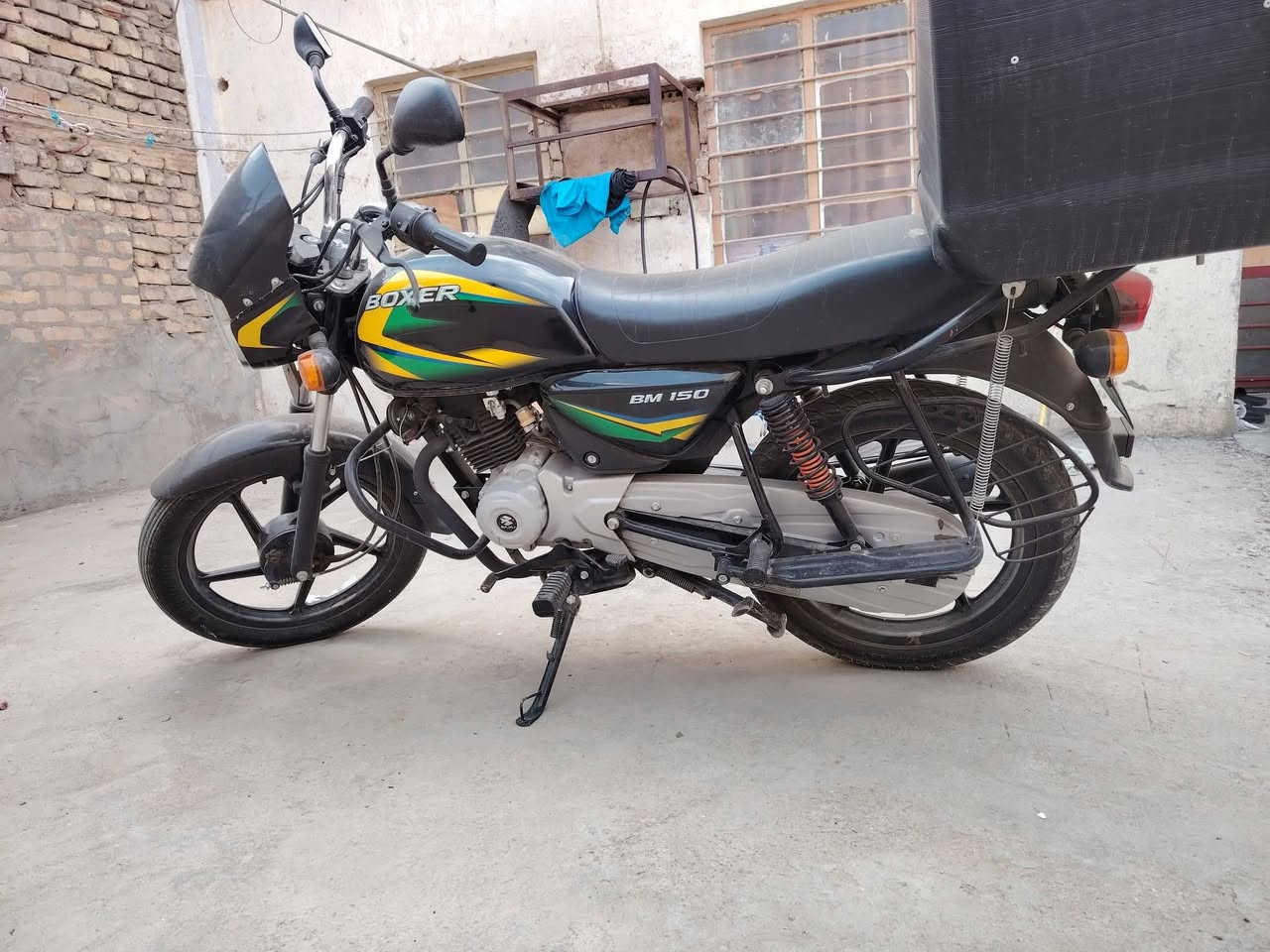 دراجه اخت زيرو ماشيه قليل اوراق اصولي كامله موديل 23 شراي يجي خاص بس شراي مو شراي ليجي وعبر منشوره سعر 1800 وبي مجال قليل ***********
