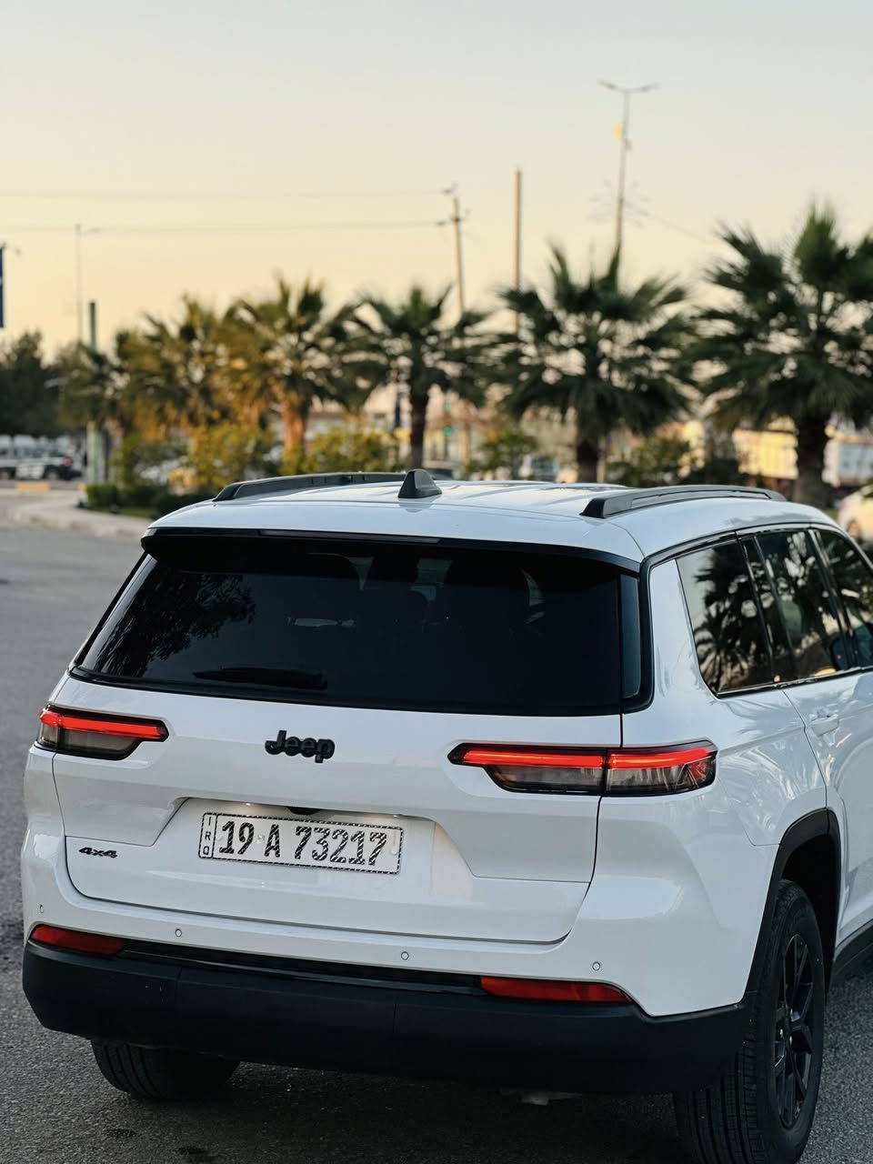 جيب كراند شيروكي 2024 / شهداء بأسمنا
• المحرك: 6 سلندر، 293 حصان.

• ناقل الحركة: أوتوماتيك 8 سرعات.

• نظام الدفع: 4x4 (دفع رباعي) مع أنماط قيادة متعددة.

المواصفات الداخلية والخارجية:

✅ 3 صفوف مقاعد (7 راكب) مع مساحة جنطة واسعة.

✅ شاشة لمس حديثة تدعم Apple CarPlay & Android Auto لاسلكياً.

✅ لوحة عدادات رقمية (Digital Cluster) مقاس 10.25 إنش.

✅ حساسات خلفية ، ورادار تصادم أمامي.

✅ تحكم ستيرن كامل + مثبت سرعة تفاعلي.

✅ تشغيل بصمة + تشغيل عن بُعد.

✅ ويل 18 إنش بلادي، إضاءة LED نهارية.

ملاحظات إضافية:

• السيارة ماشية: [ 17 ألف].

• حادث: [ جامغ و بنيد ].

السعر المطلوب: [ $ 288 ]

استفسار ***********

***********
