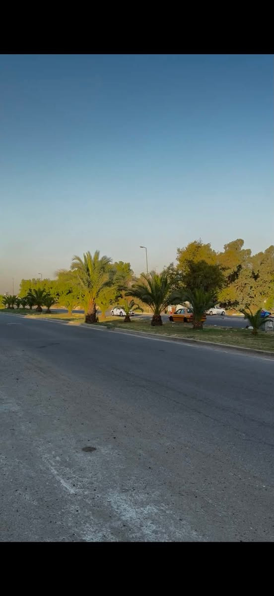 للايجار في زيونة
على الشارع الرئيسي- شارع ابراج زيونة
مناسب ان يكون عيادة طبيب او مركز تجميل او شركة

التفاصيل متاحة عند الاتصال
***********
