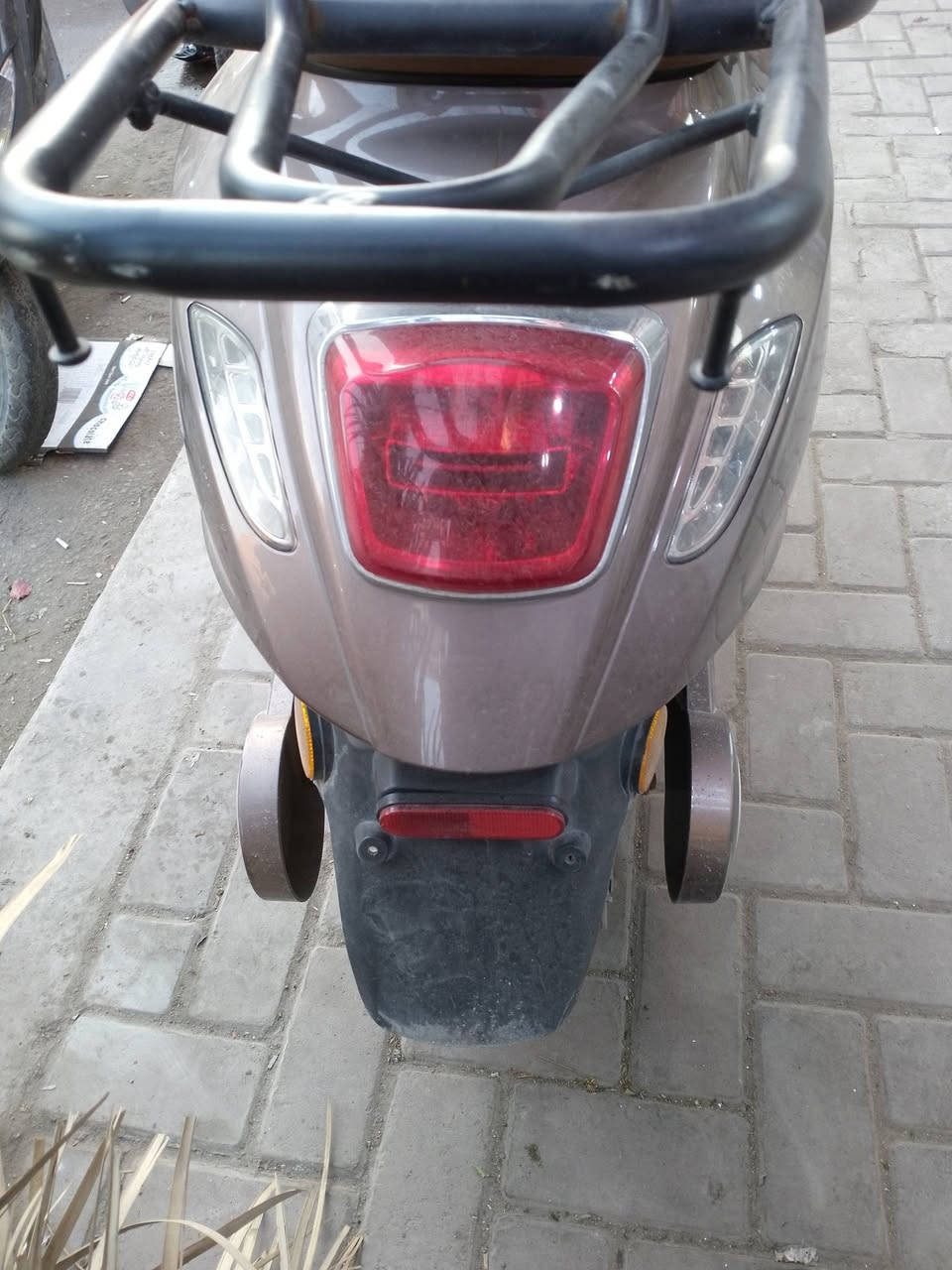 عندي هاي للبيع موديل 25 بطاريات حجم كبير 6 مكان بغداد الكريعات هاذا رقمي ***********
