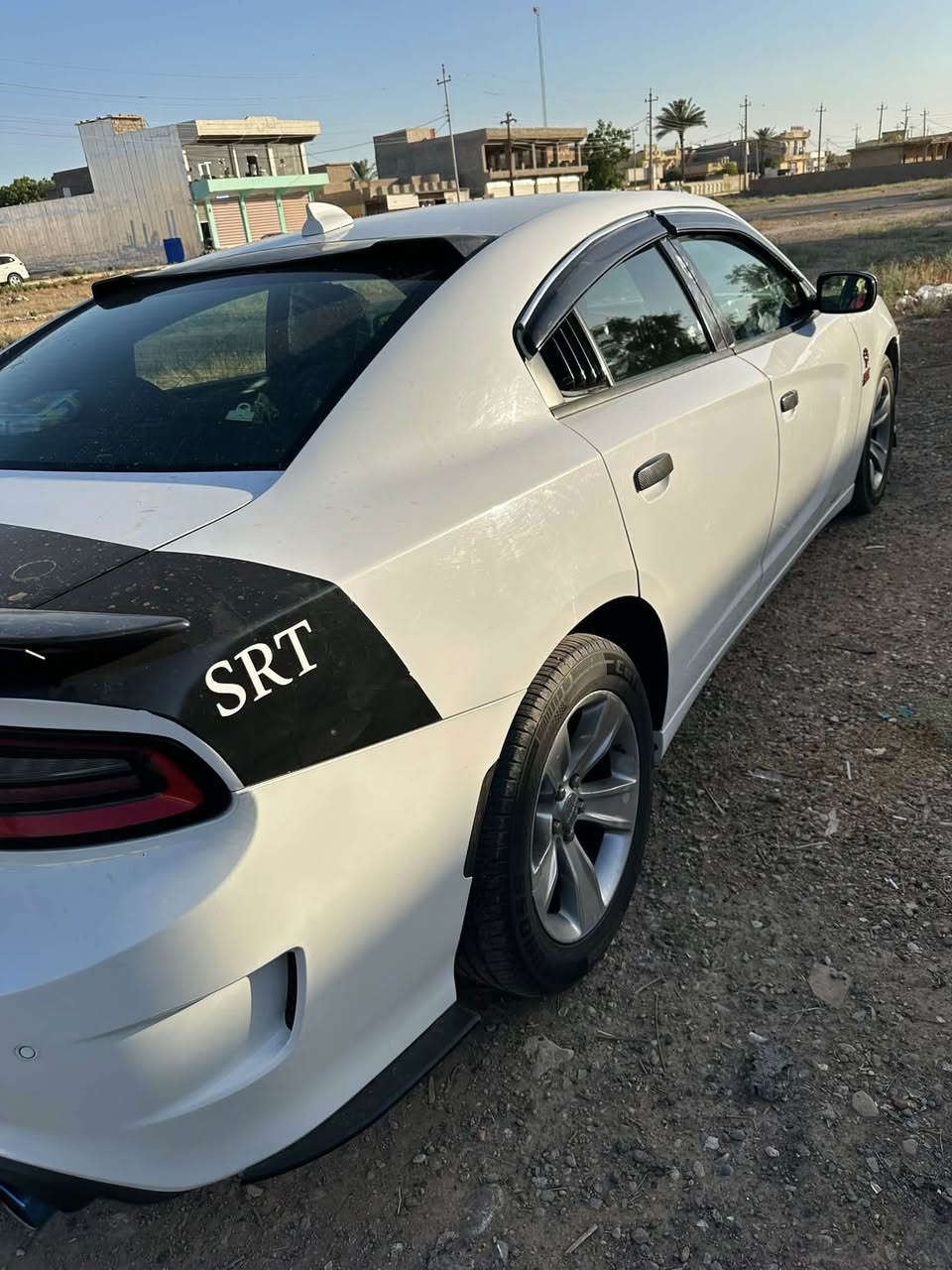 السلام عليكم 

جارجر sxt 2018 

كلين بدون حادث شبر صبغ يم البانزين 

السياره جديده ونظيفه استخدام شخصي

محرك 6 تو ويل

ماشيه 105

السعر 235 

للاستفسار ***********
