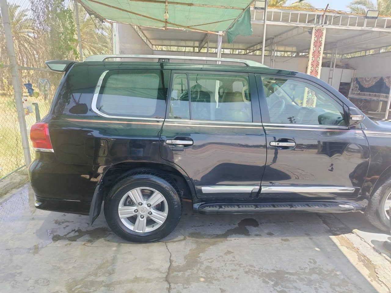 تويوتا لاندكروزر بريم 2012 🚗
الموديل: 2012

​المواصفات: خليجي (فول مواصفات)

​المحرك: 6 سلندر V6 (اقتصادي وقوي)

​المسافة المقطوعة (الماشية): 99 ألف كيلومتر فقط (ممشى حقيقي وقليل جداً)

​✨ حالة السيارة والضمان (المكفول):

​كير، محرك، وصدر بشرط الفحص والمكفول 100٪.

​السيارة بحالة ممتازة جداً وجاهزة للاستخدام فوراً.

​🎨 الصبغ والتحويل:

​تحتوي على صبغ في (جامرلوغ أمامي واحد) فقط بدون أي حوادث مؤثرة.

​السيارة تحمل رقم بغداد وجاهزة للتحويل.

​🌟 أبرز المواصفات المعروفة للسيارة (حسب الصور المرفقة):

​فتحة سقف (سلايد روف).

​شاشة أمامية مع كاميرا خلفية ونظام ملاحة.

​كراسي جلد بلون بيج مع تحكم كهربائي بالمقاعد.

​تحكم ستيرن كامل (فول تحكم جهتين) مع لمسات خشبية مميزة على الديكور الداخلي والستيرن.

​نظام دفع رباعي (فور ويل 4x4) مع قفل الدفرنش (دبل قير).

​بصمة تشغيل وبصمة أبواب (دخول ذكي).

​تبريد مركزي (ثلاث قطع) مع ثلاجة داخلية.

​حساسات أمامية وخلفية.

​إضاءة زينون عالية الكثافة مع كشافات ضباب أمامية ونوازل لايت.

​ويل كروم قياس كبير مع دواسات جانبية، وجناح خلفي (سبويلر)، وسكك سقف (بارات).

​📞 للتواصل والاستفسار:***********
