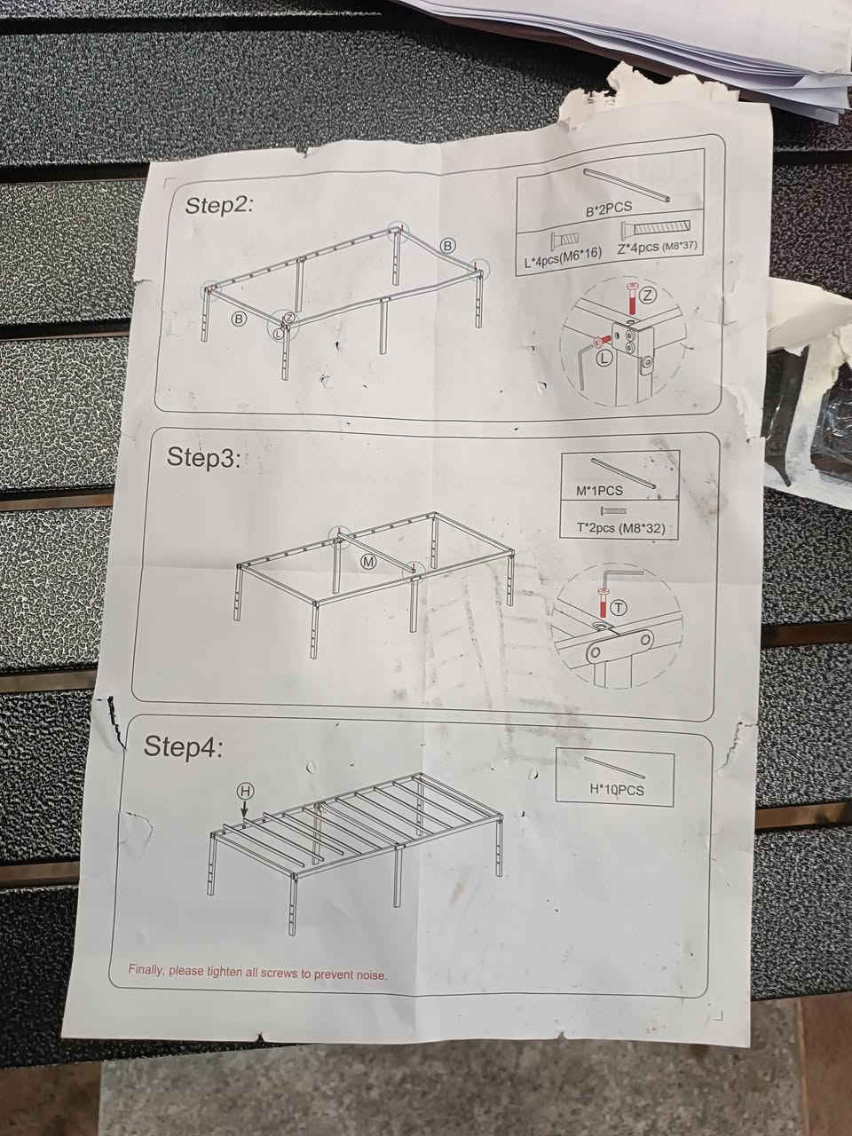 سرير قياس 95*195
ارتفاع 40 قوي


**إذا كنت صاحب هذا الإعلان وتريد حذفه لأي سبب، رجاءا أرسل رسالة إلى الدعم الفني**