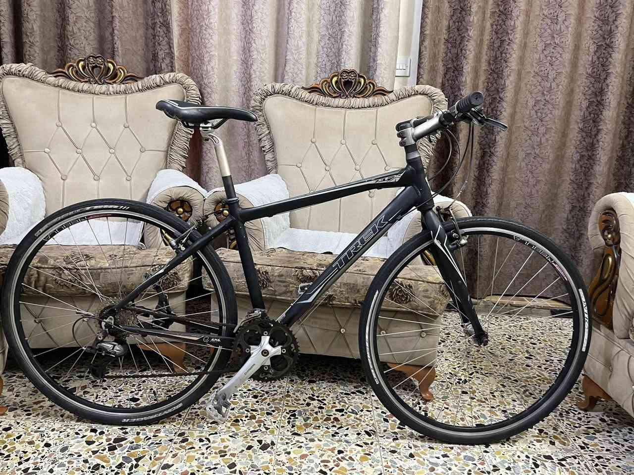 السلام عليكم 
باله غير مستخدم بالعراق. 

تريك. 

المعدن ألمنيوم 

خفيف الوزن 

C700/44.5

نظيف جداً. 

السعر 300


**إذا كنت صاحب هذا الإعلان وتريد حذفه لأي سبب، رجاءا أرسل رسالة إلى الدعم الفني**