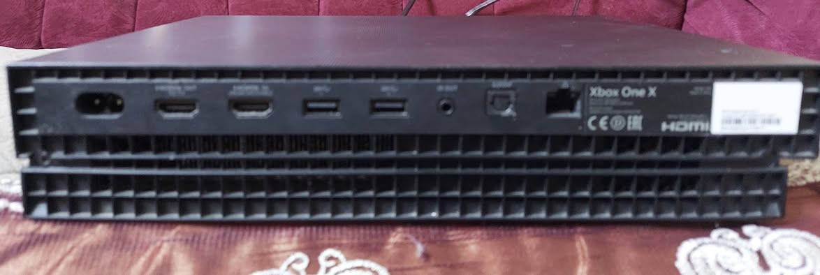 توفر Xbox One X باندل
1TB
لوك ستيكر مامفتوح
اصدار خاص PROJECT SCORPIO
جوستك اصلي 
السعر 250
العنوان بغداد متوفر توصيل لجميع المحافضات
إصدار Project Scorpio من جهاز Xbox One X هو نسخة محدودة خاصة أطلقتها مايكروسوفت (تم إصدارها في 7 نوفمبر 2017) احتفالاً بجذور الجهاز. يتميز الجهاز بتصميم أسود متدرج مع نقش اسم "Project Scorpio" باللون الأخضر على الجهاز  مما يجعله نسخة مفضلة لهواة الجمع وعشاقXbox1


**إذا كنت صاحب هذا الإعلان وتريد حذفه لأي سبب، رجاءا أرسل رسالة إلى الدعم الفني**