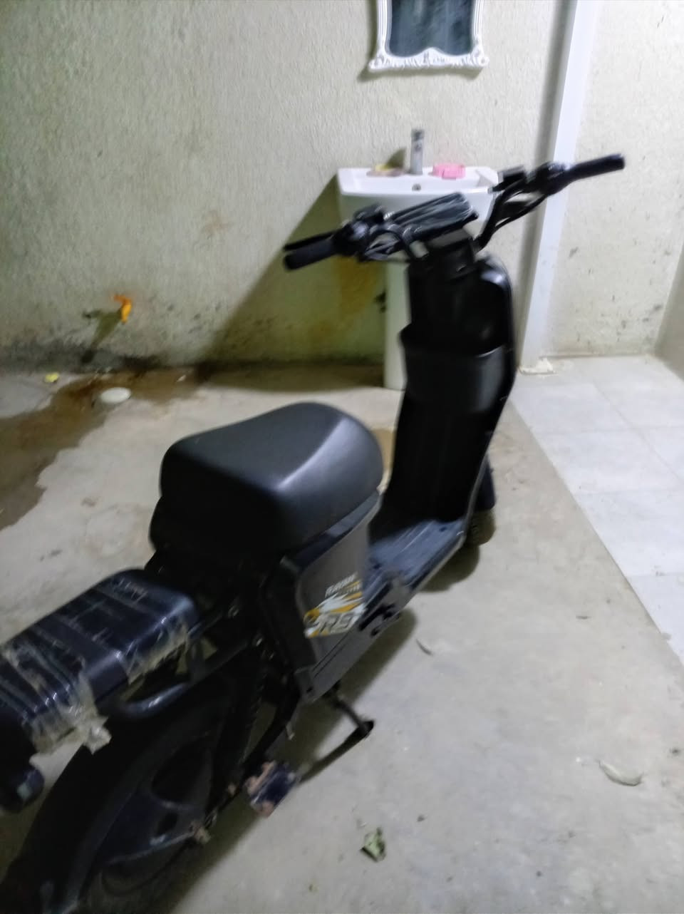 دراجه  R9 مديل 2024
دراجه الريان 
البطاريات: 32امبير
 راجع بك
الاشارات
والملف نضيف 
دراجه نضيفه كلشي جديد السعر 300 قفل 
*********** رقم واتساب
