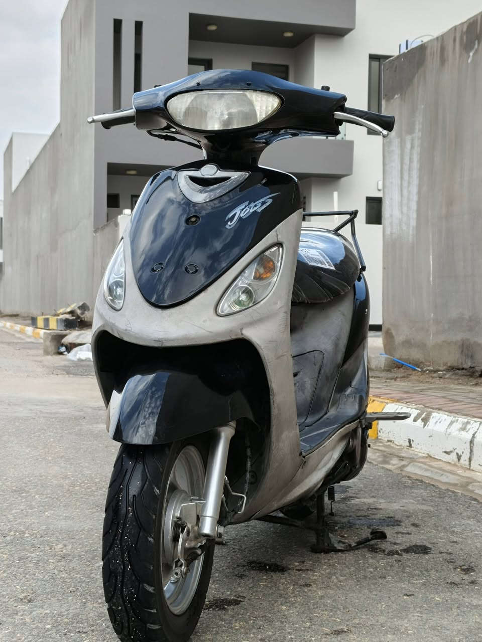 سلام عليكم دراجه ماكس منغولي للبيع مكفوله او مامفتوحه برغي او دواسات صفح موضحات بتصوير وهذني نادراً يجن وي ماكس ونكره سلف من الخير دراجه تخبل السعر 850 وبيه مجال وهذه رقمي ***********
