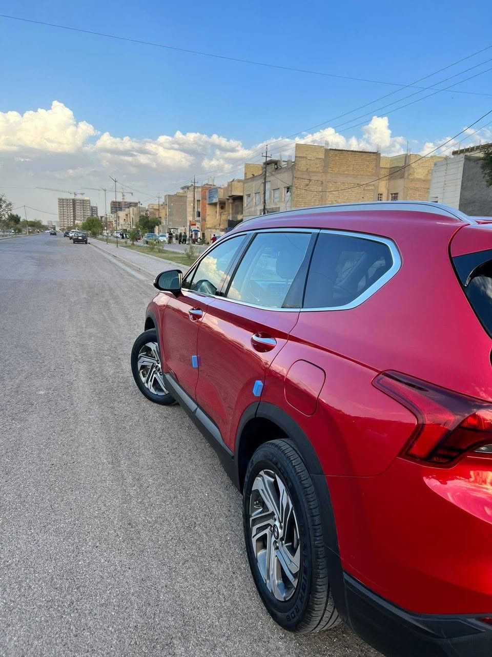 السلام عليكم 
للبيع سنتافي مديل 23 
وارد امريكي 
رقم اربيل المرغوب 
ماشه 62
مكرك 4 سلندر2500
خمسه راكب 
تحكم استيرن رادارات امامي خلفي 
شاشه كبيرة
بصمه تشغيل عن بعد 
ضرر خفيف جداً 
السعر 197 وبيه مجال قليل 
المكان سامراء
التصال ع ***********
