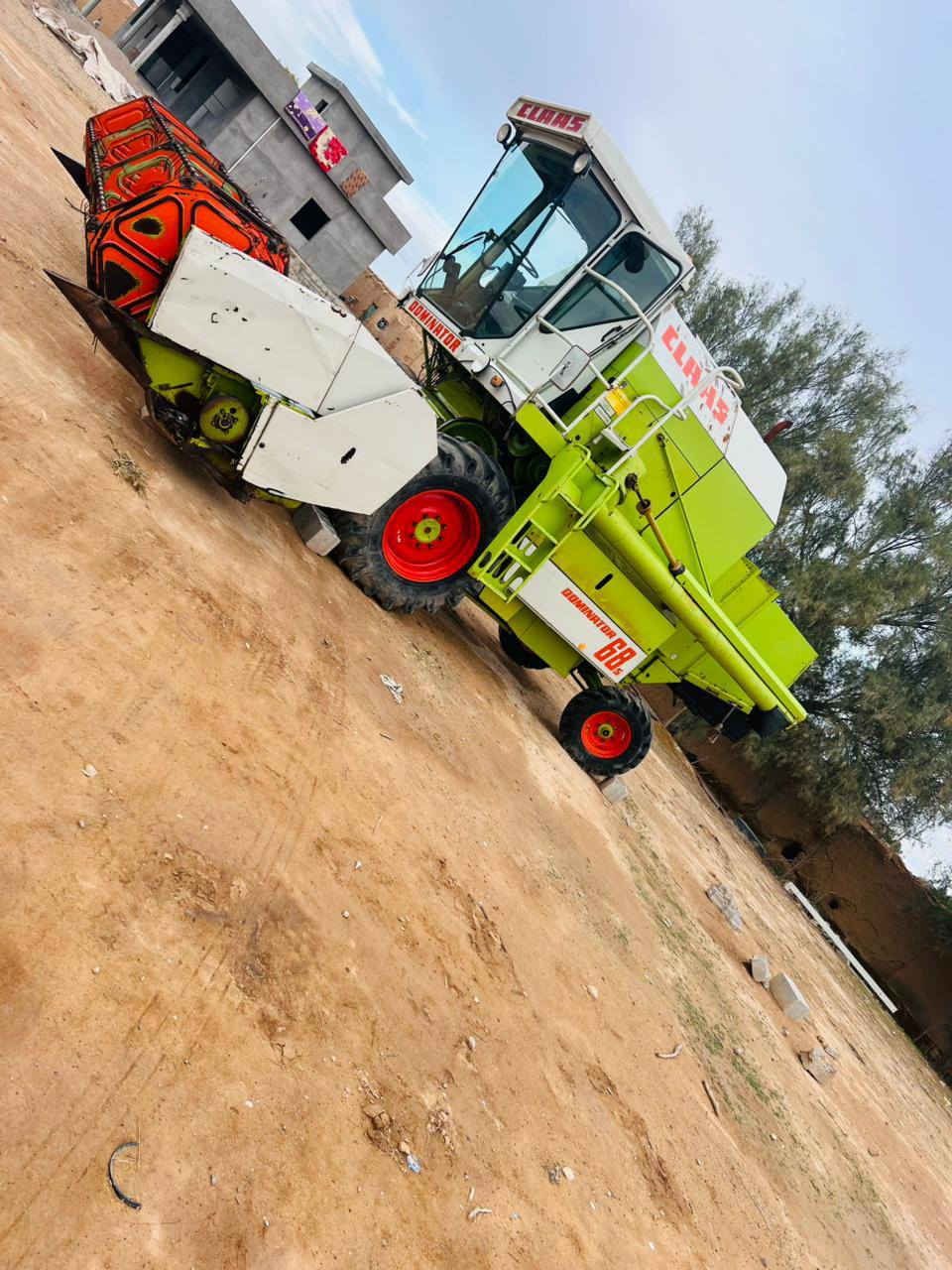 مكلف بلنشر السلام عليكم  حاصده بلاد جديده المكان ديالئ رقم صاحبه ***********
