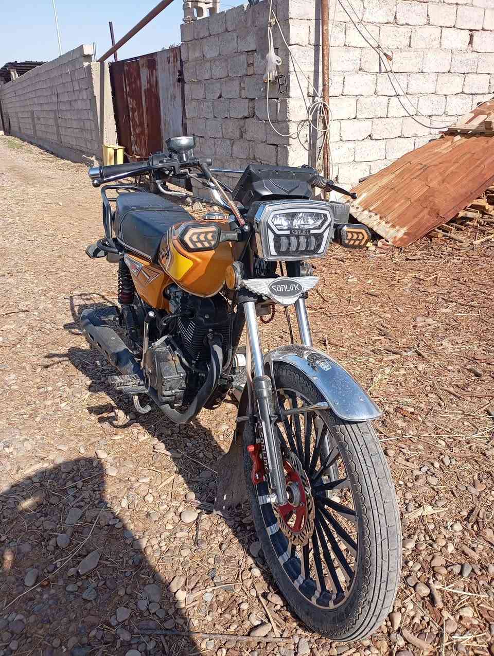 السلام عليكم دراجه سونك لبيع (مكلف بل نشر) 
موديل 2025نزلتهه بشهر الثامن 
بيهه اوراق مكاني بغداد تاجي 
رقمي *********** بي واتساب 
سعر 800بيهه مجال حك الجيه
