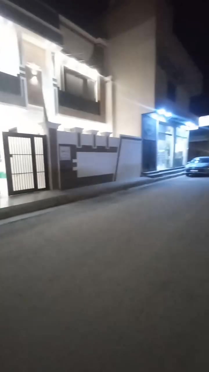 بيت ٢٠٠متر ١٠×٢٠ خلف مرور الرستميه
خلف مجمع الزهور حي الخليج ستثمار شارع ١١بصف١٢

رقمي*********** مراوس بيت ١٠٠متر او كاع ١٠٠متر
