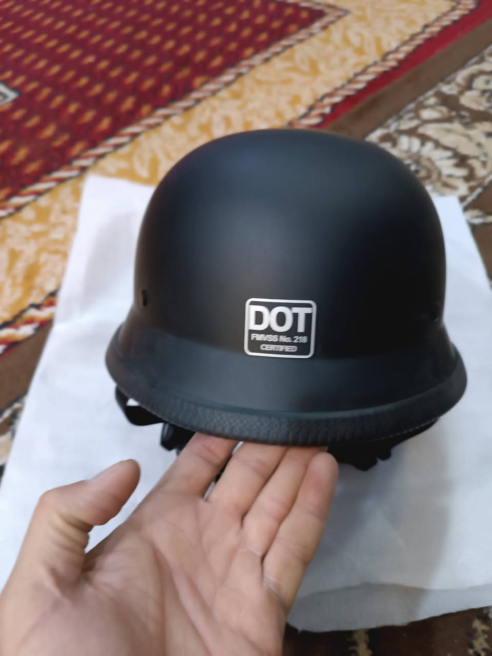 سلام عليكم للبيع خوذة دراجة بهذا الشكل أوربية هاتف ***********
