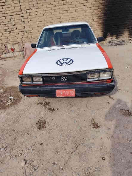 سلام عليكم برازيلي موديل ٨٥ بلاديه كير مكينه نضاف بخار قليل بدون تنقيص مابيه خياسات سياره مال داخل مرتبه مكان سياره واسط السعر 12!وبيه مجال 
بدون تحويل     وواذا كو مراوس بيجو بدون تحويل سايبه ***********
